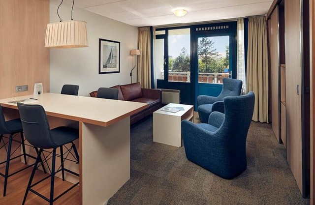 Seaside Hotel – Close to Ameland Trails, Ferry & Beach Access - 3 Units