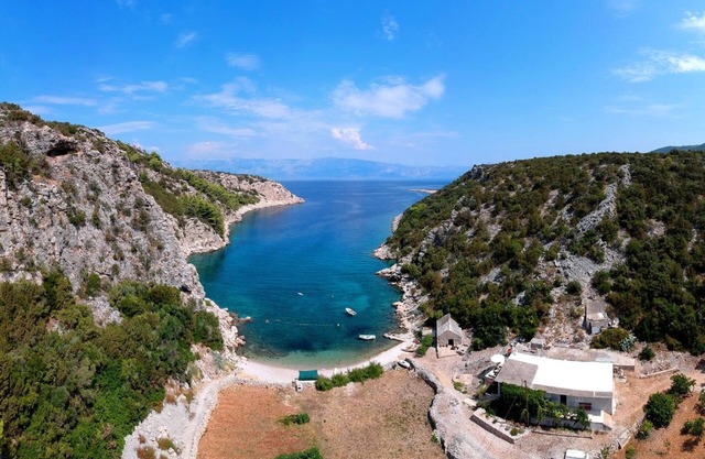 Seaside house for families with children Cove Kruševa, Hvar (K-12459)