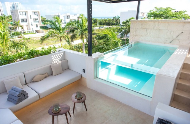 ⮕ Seaside Oasis Steps Away to Beach w/Private Pool ⬅