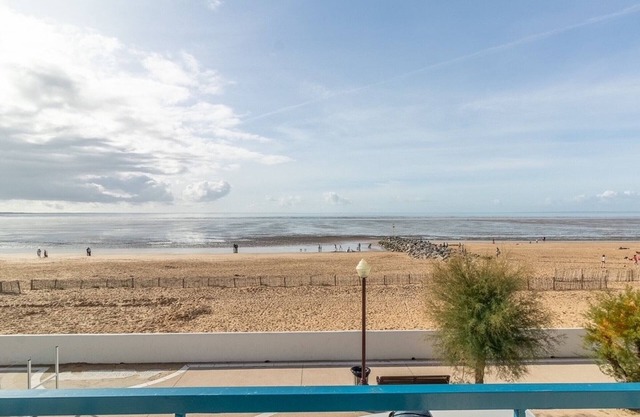 Seaside Villa with Studio, Air Con and Parking