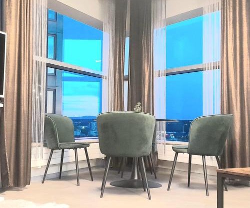 SeaTowers 28 Floor Waterfront PANORAMIC PENTHOUSE! Sea & City View from GLASS CORNER TRIANGLE! 75m2! Terrace!