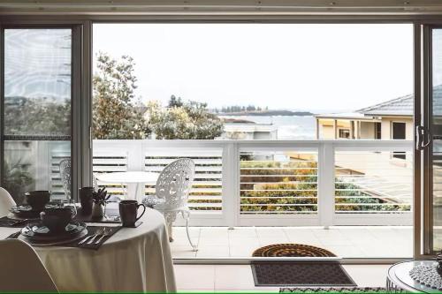 Seaview-Waterfront-Private-On the Coastal Walk-Shutters by the Sea