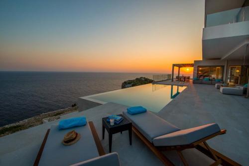 SeaWhisper Villa by PaxosRetreats