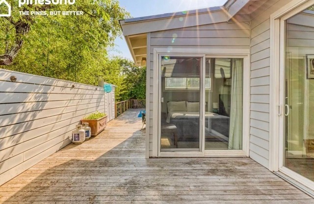 Secluded Beach Bungalow steps from the Harbor - Your Private Island Getaway!