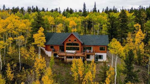Secluded Custom 5 BR with Panoramic Mountain Views