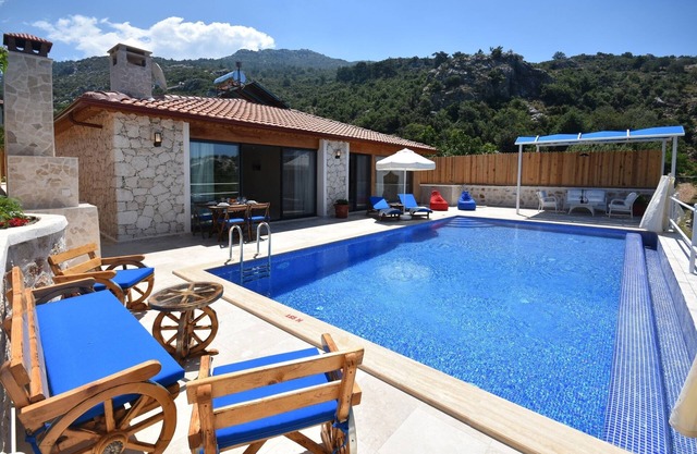 Secluded Honeymoon Villa with Totally Private Infinity Pool & Indoor Heated Pool