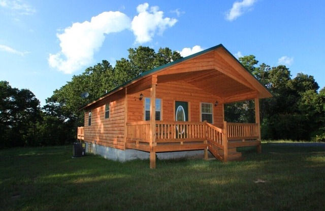 Secluded luxury cabin on 450 acres with hot tub, 4wheeler trails