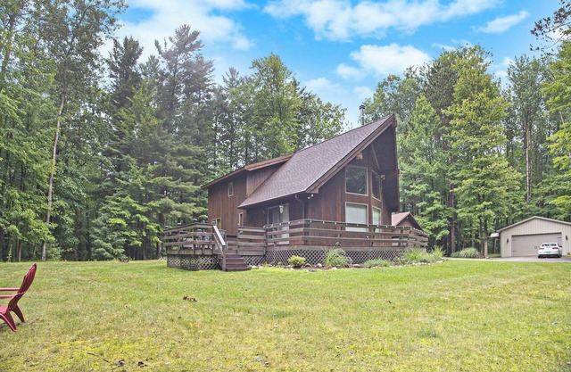 Secluded Pet-Friendly Family Home on 10 Acres