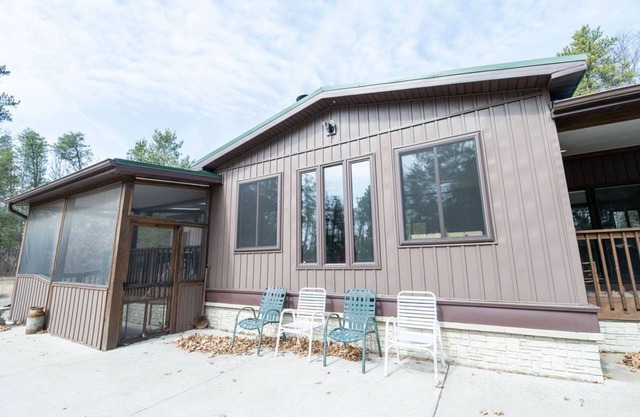 SECLUDED RUSTIC RETREAT - PET FRIENDLY