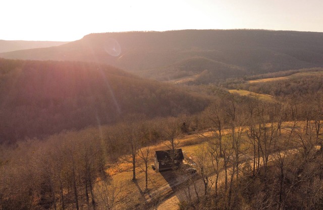 Secluded Spa Cabin: Hot Tub, Sauna, Cold Plunge