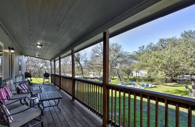 Secluded - Spacious - Convenient Location!nnSleeps 14 – 22