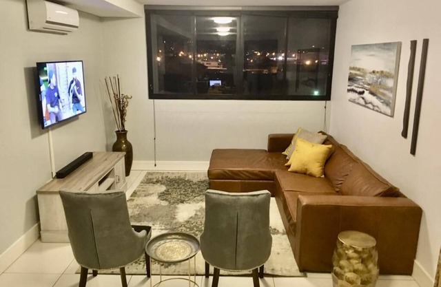 Secure, Modern & Comfy, Lux Suite @77 Independence