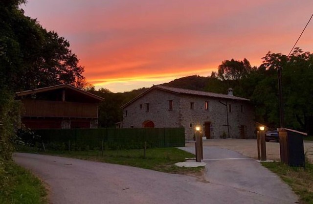 Self catering Mas Tossols for 9 people