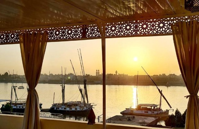 Senmut Luxory Apartments