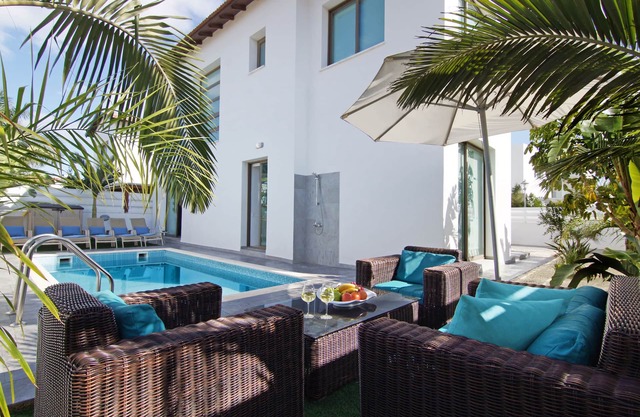 SERENA - Brand New 4Bed Villa walking distance to Trinity Golden Sandy Beach