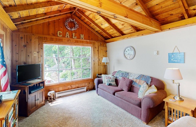 Serene 2BR Cottage on 180ft of Private Keuka Lakefront