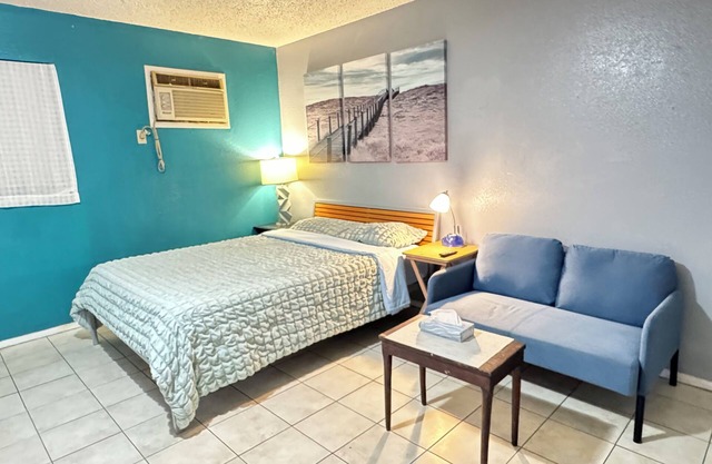 Serene apartment with AC in vibrant San Antonio downtown