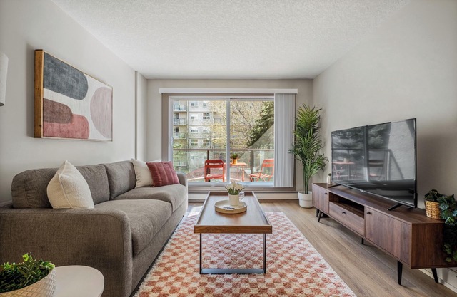 Serene Family Friendly Downtown Getaway!