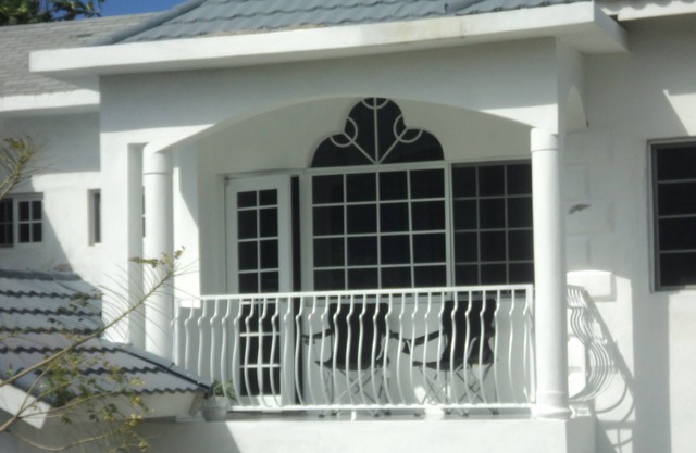 Serene Flat, 1 bedroom apt - additional rooms for a 2 or 3-bedroom available