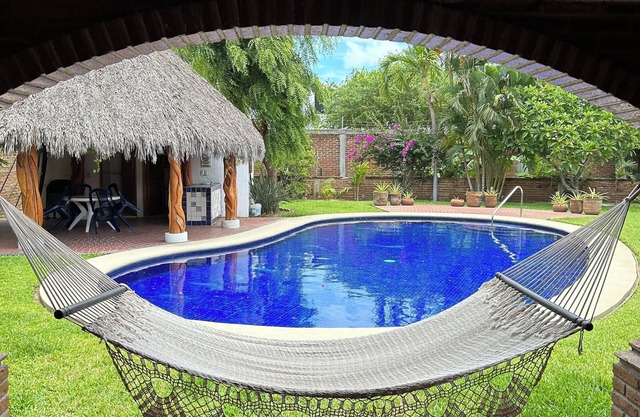 Serene Old Mexico Rancho-style Enclave Pool Palapa n3 Suites & Walk to Beach