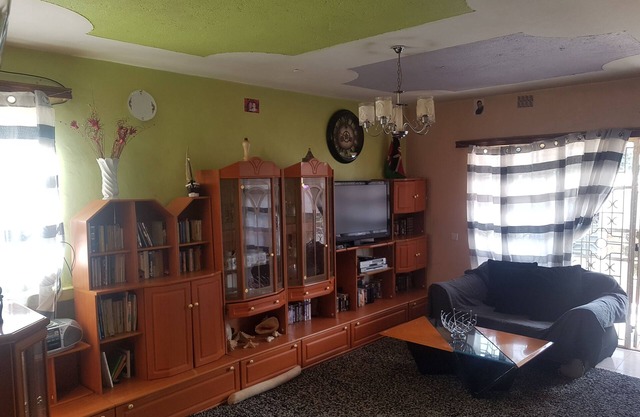 Serene secure Bungalow in a friendly neighborhood