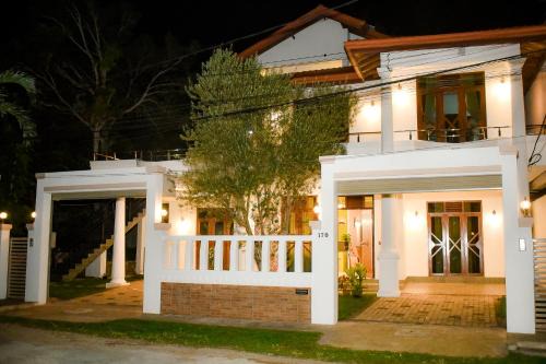 Serene Villa Airport Transit