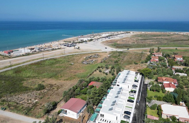 serene villas halkidiki - Cfront private pool