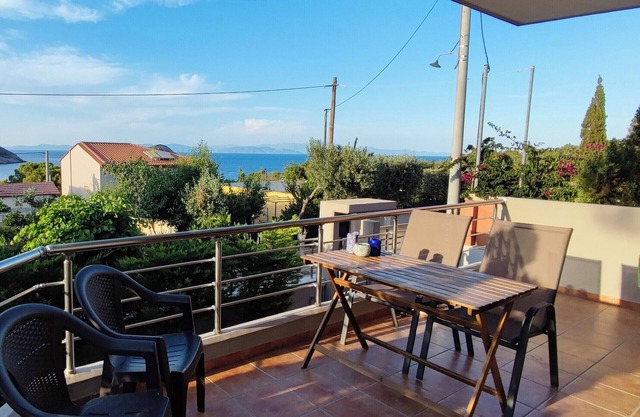Serenity apartment-Ground floor -seaview- Seashore 150 m away-AMA 1785.
