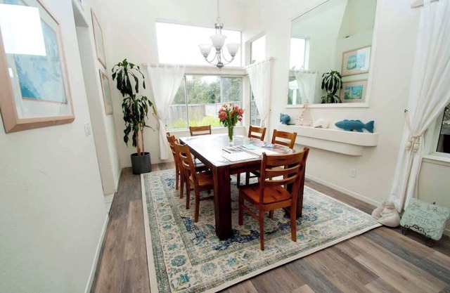 Serenity at Natural Bridges - 5 min Walk to Beach