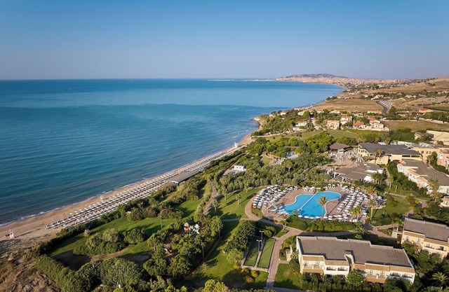 Serenusa Resort