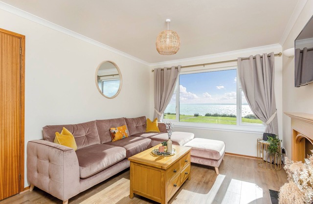 Set in the village of Balintore, this spacious house offers an enclosed garden.