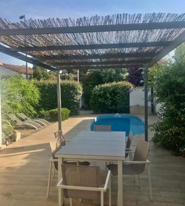 Sete Villa Le Gabanon piscine et 1ere etang
