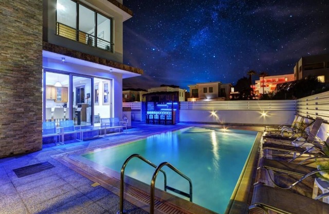 SEVEN bedroom Luxury Villa (villa 11)