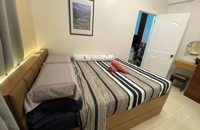 Seven-Eleven Inn - Stylish Fully Furnished 1-Bedroom Apartment in Mactan Island