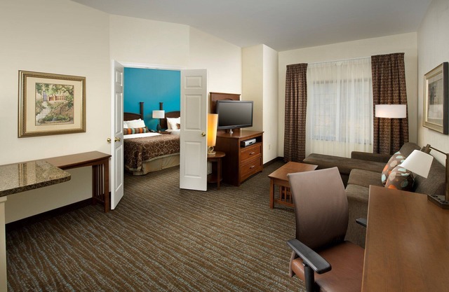 Shared Pool. Near BWI Airport!