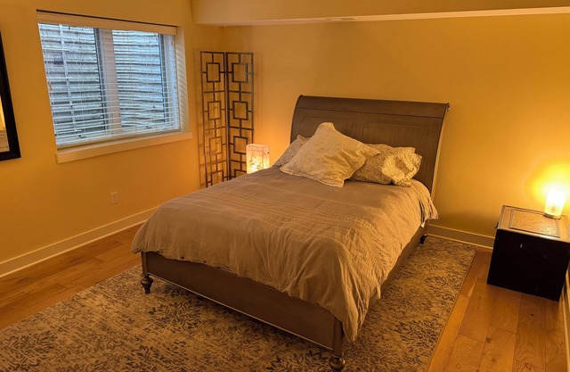 Shared space in East Lawrence close to Downtown!