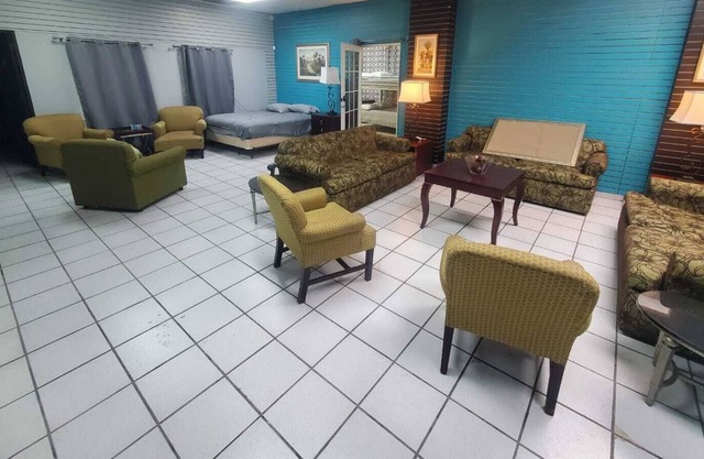Shared Unit just 10 minutes from Airport,Bedroom 3