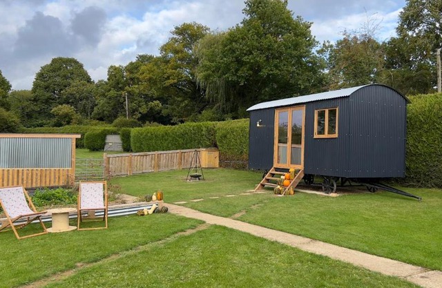 Shepherds Hut at Cedar Gables