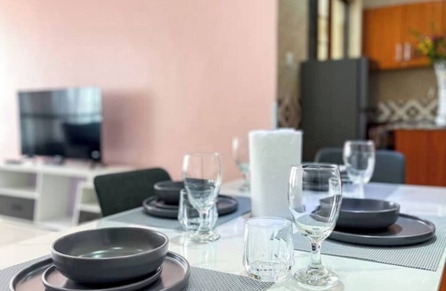 Sherehe Apartments, Unit 6