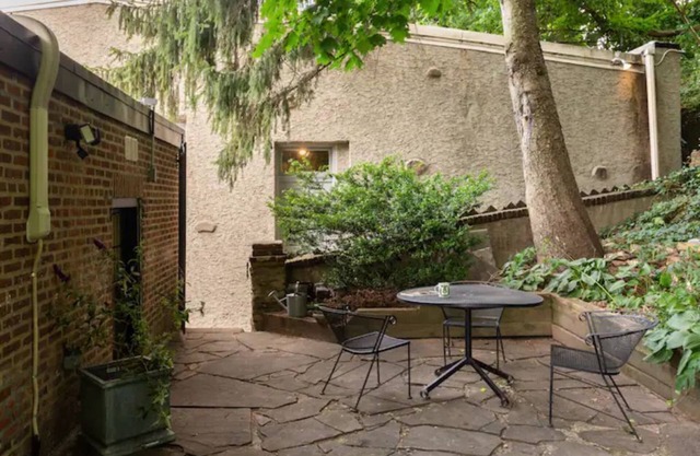 Shurs Lane Cottage, EV Charging, Free Parking, in the heart of Manayunk