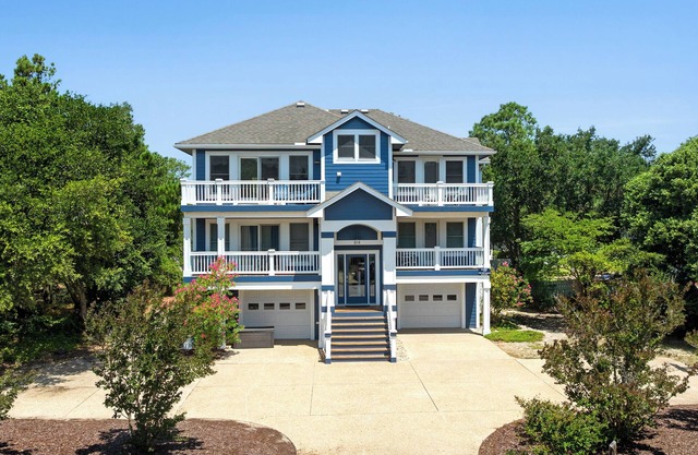 Sidebar: Saltwater Pool, Game Room, Club Amenities