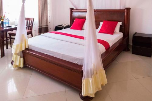 Sienna Beach and Safaris Hotel