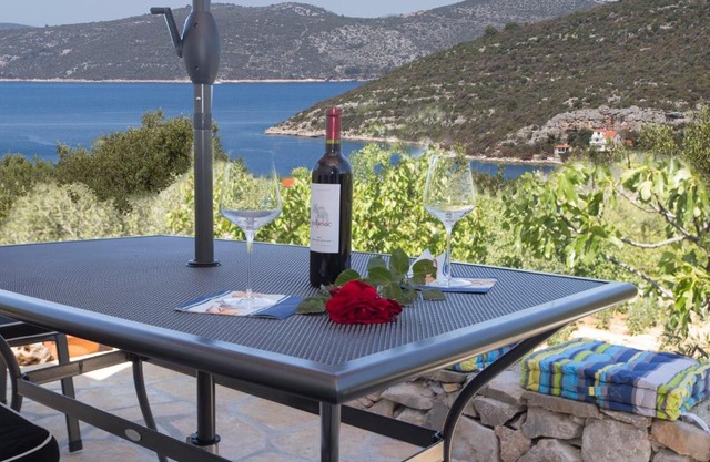SIESTA, a house in the nature on the island