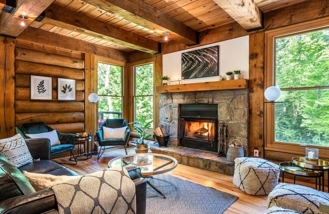 Signature Chalet | Spa, Sauna & Fireplace at Eko59