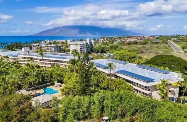Signature Residences at Maui Banyan