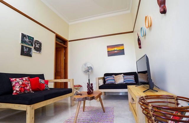 Simba House - with free wifi and proximity to malls and city