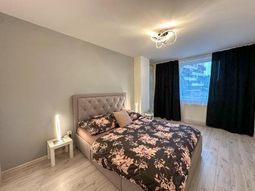 Simcity 3 I Skyline Elegance I 3BR, private parking, sunny terrace with panoramic city view 5min walk to city square