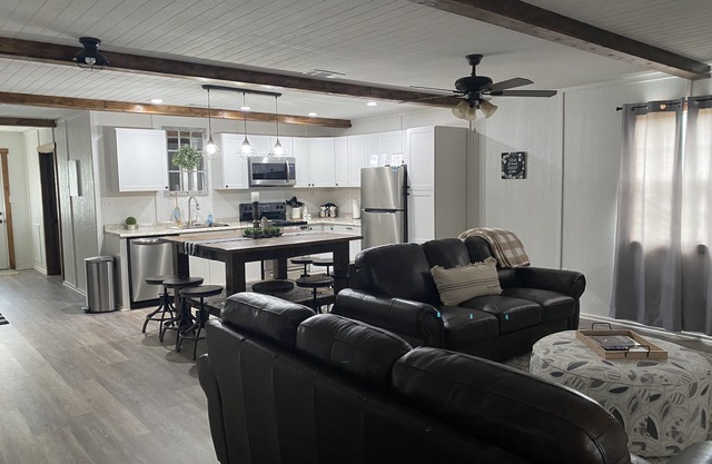 Simply Buffalo sleeps 10, St Joe, AR- Float the middle beautiful Buffalo River