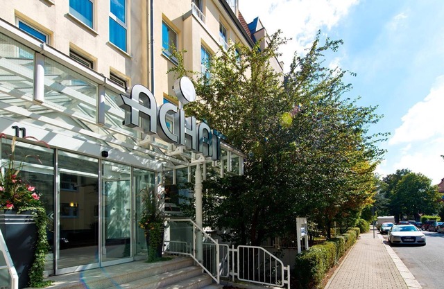 Single room, shower or bath, WC, - ACHAT Premium Dresden