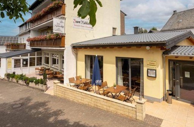 Single room shower/WC, balcony - Hotel Zum Mühlental